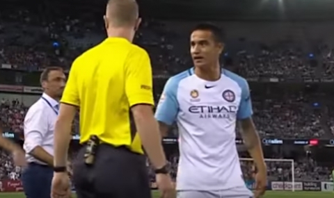 Да те изгонят още преди да влезеш в игра (ВИДЕО) - 1