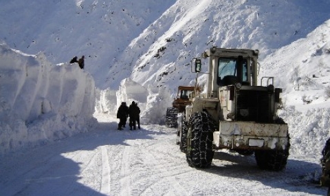 Още жертви на снежните бури в Афганистан - 1