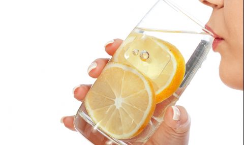 Най-грубата грешка при пиенето на вода с лимон - 1