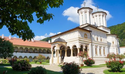 Манастирите в Румъния се готвят да посрещнат гости за Великден - 1