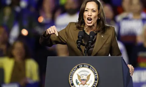 Harris at campaign event backed by daughter of former GOP vice president  - 1