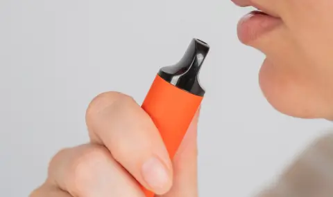 Вейповете съдържат до 3000 пъти повече бактерии от тоалетна чиния - 1