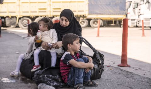 Франция репатрира 40 деца и 15 жени от сирийски лагери за джихадисти  - 1