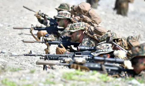 Южна Корея и САЩ започнаха мащабни военни учения - 1