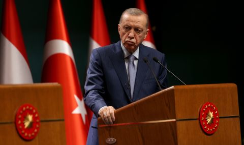 Ердоган иска нова конституция, която да не е „позорна“ - 1