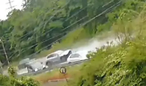 Жена загина при тежка катастрофа край Владая, две деца са в болница (ВИДЕО) - 1