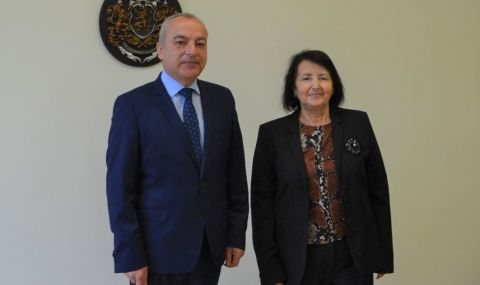 Гълъб Донев се срещна с посланика на Алжир - 1