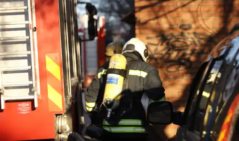 A man, a woman and three children were injured in a fire in their home  - 1