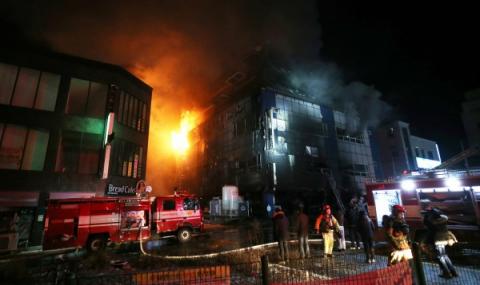 Огнен ужас в сграда в Южна Корея - 1