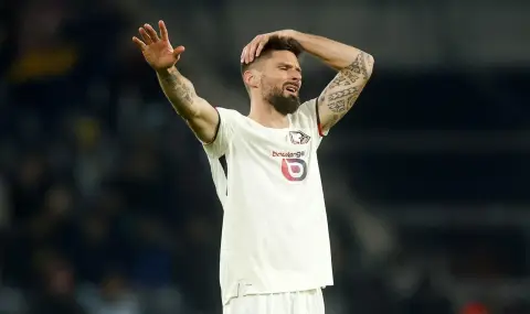 С голямо сърце: Оливие Жиру се превъплъти в Дядо Коледа за малък болен фен на Лил (ВИДЕО) - 1