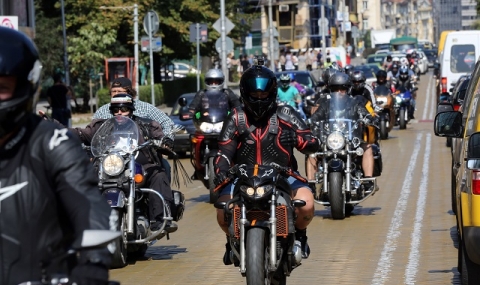 Мотористи се събраха отново пред турското посолство в София - 1