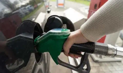 Ще скочи ли цената за литър бензин с 50-80 ст. през 2026 г. - 1