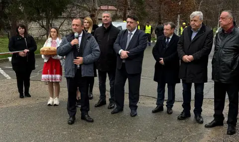 Министър Иванов откри обновената водопроводна мрежа в село Едрево