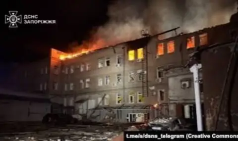 Руски удар в Запорожие: Полицай издъхна от раните си