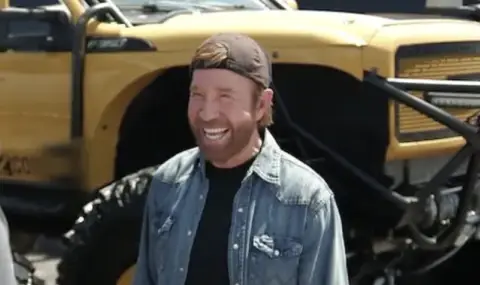 В памет на Чък Норис, който не караше кола, а позволяваше на асфалта да се движи под него - 1