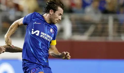 Бен Чилуел шокира с ритуала си преди мач: без храна, обърнати чорапи и шот  - 1