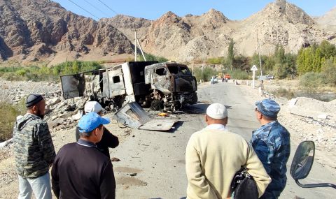 Десетки убити на границата на Киргизстан - 1