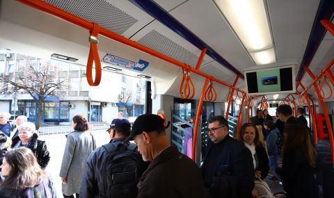 Внимание: Джебчийки вилнеят в автобус на градски транспорт в София - 1