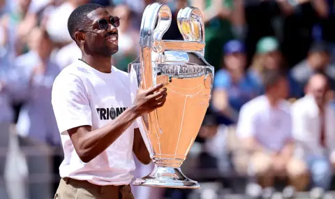 Звездата на ПСЖ занесе трофея от Шампионската лига на Ролан Гарос - 1