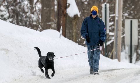 Свирепата зима в САЩ отне живота на 21 души и остави милиони без ток - 1