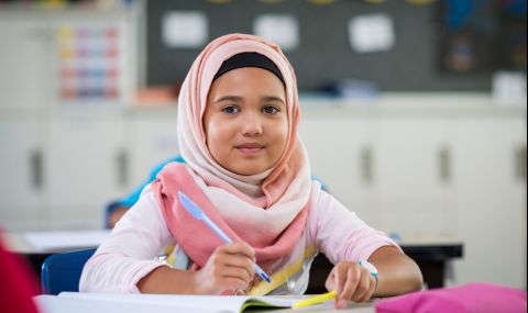 Критики срещу нов френски закон за забрана на хиджаба за деца - 1