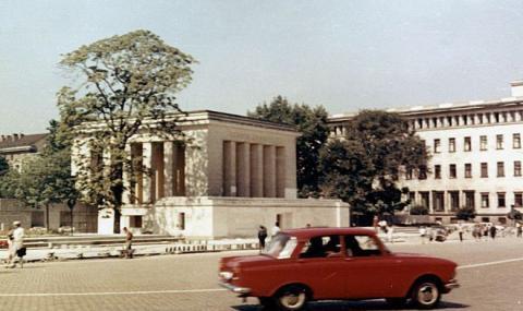 10.7.1949 г. – Построен е мавзолеят на Георги Димитров - 1
