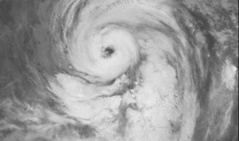 Ураганът "Кей" връхлетя в Долна Калифорния  - 1