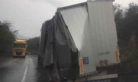 Заради катастрофа: Затварят временно Прохода на републиката - 1