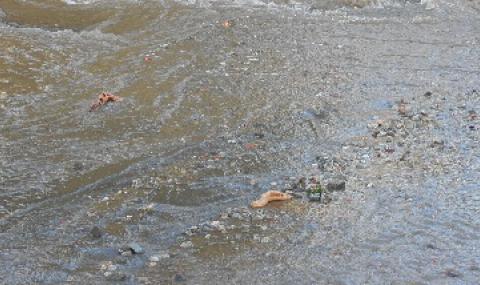 Авария на водопровод затвори пътя между Бусманци и Казичене - 1