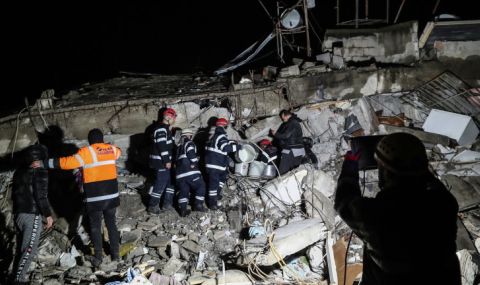 Загиналите при земетресенията в Турция и Сирия вече са над 12 хиляди - 1