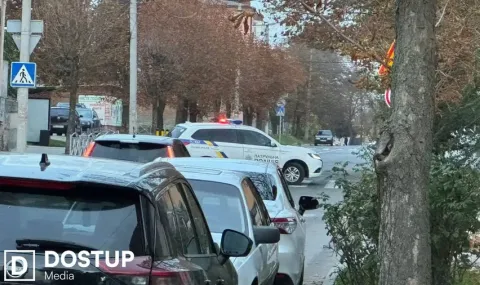 Мъж хвърли гранати и откри огън по полицаи в украински град
