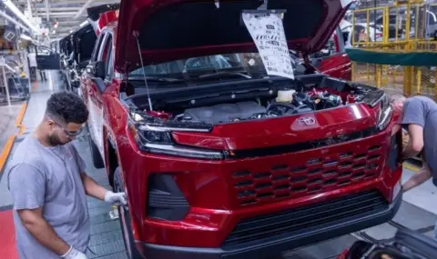 Парадоксът на Toyota или защо новият RAV4 се превръща в дефицитна стока - 1