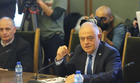 Ген. Атанасов: Трябва да се провери лоялността на хората в службите - 1