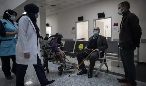COVID-19! Правителството предложи носенето на маски в болниците да се въведе в цялата страна