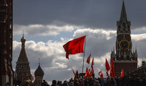Кой ще пази Червения площад, aka Шереметиево-3 - 1