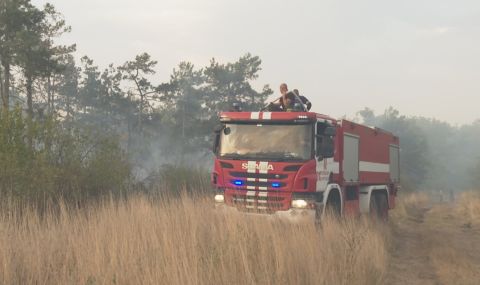 Борбата с пожара в Сакар планина продължава - 1