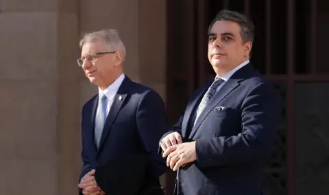 Асен Василев: Няма риск за пенсиите с удължителния бюджет - 1