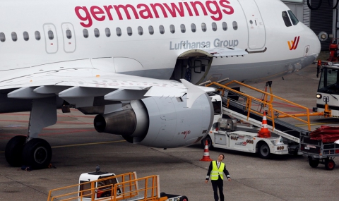 Самолет  на Germanwings кацна в Щутгарт заради теч на масло - 1