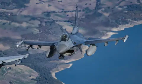 Украински военен експерт: Няма да спечелим войната с изтребители F-16, може да загубим още територии - 1