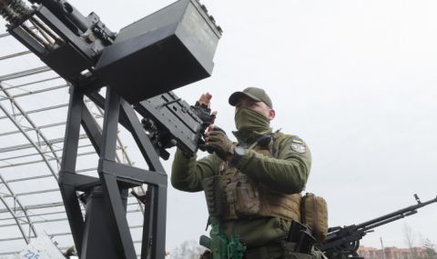 Киев продължава да отблъсква руските атаки край Бахмут - 1