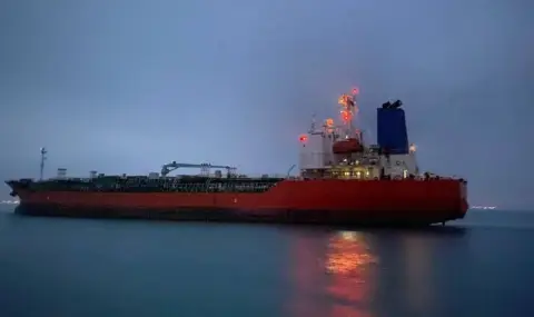 Ship passage through the Strait of Hormuz remains severely restricted  - 1