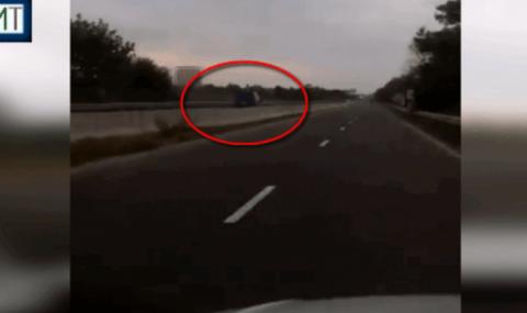 Безумие на пътя! Отново шофьор в насрещното (ВИДЕО) - 1