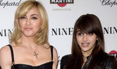 Критикуват дъщерята на Мадона заради еротичен тоалет - 1