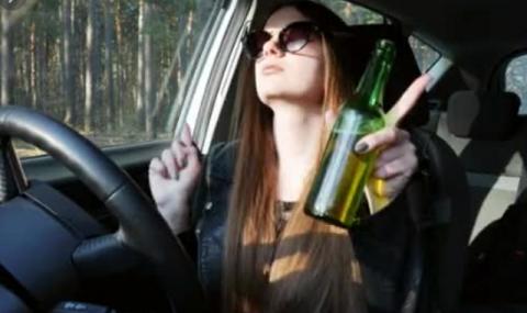 Пияните жени умират при ПТП много по-често от мъжете употребили алкохол и седнали зад волана - 1