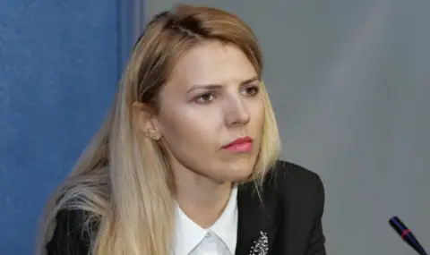 Радев и Йотова откриват конференция на посланиците ни