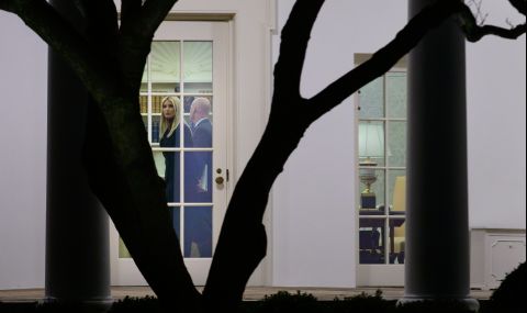 Редица оставки в Белия дом - 1