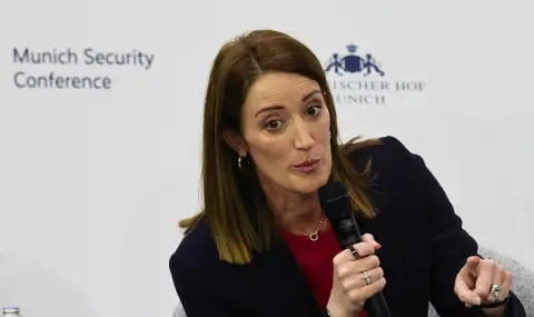 Мецола: След 47 години иранският режим трябва да приключи