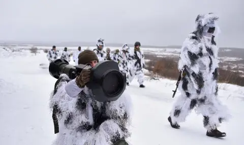 Володимир Зеленски: Донецкото направление изисква значително укрепване, трябват ни западни оръжия - 1