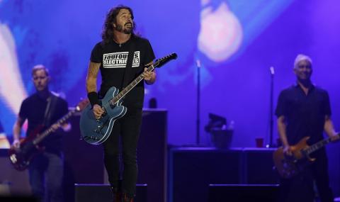 Рок звезди отлагат новия си албум заради коронавируса (ВИДЕО) - 1