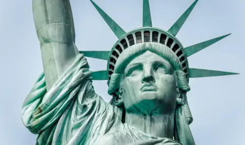 Без бюджет: Статуята на свободата остава без осветление и се затваря за посетители - 1